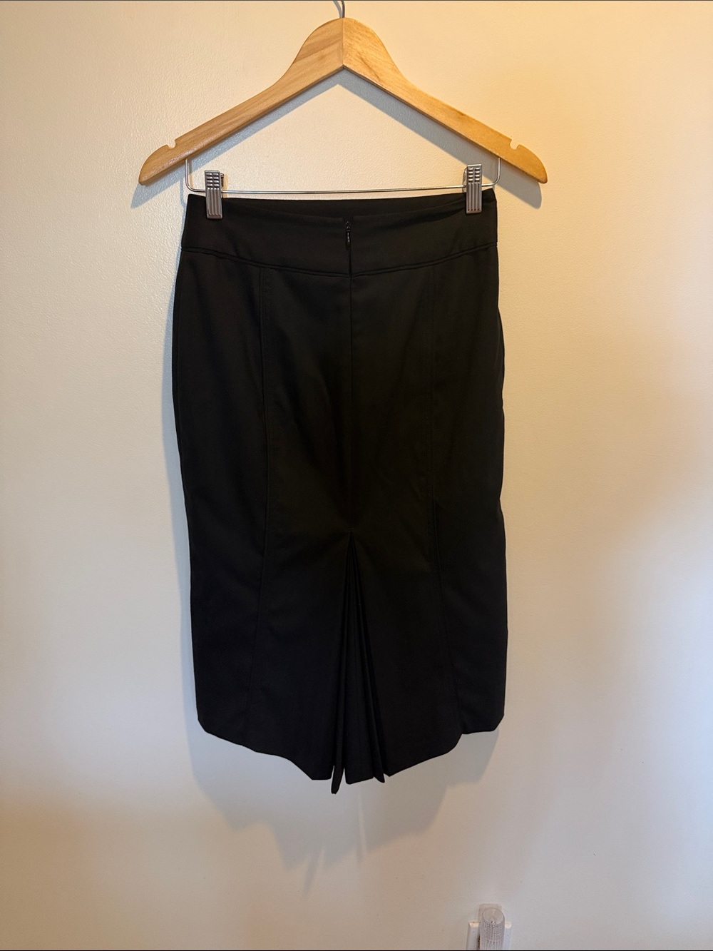 rag & bone Black Pencil Skirt - Sleek Workwear Staple - Picture 3 of 4